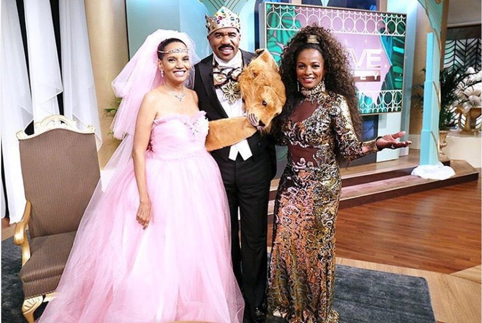 Steve Harvey Delivers Epic ‘Coming to America’ Halloween Moment